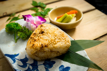 日式烤饭团