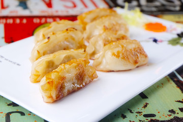 煎饺子