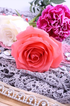 玫瑰和康乃馨