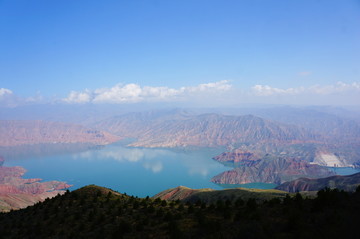 青海省海南州碧水丹山坎布拉黄河