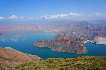 青海省海南州碧水丹山坎布拉黄河