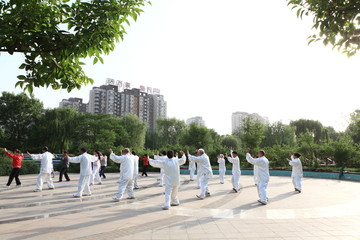 晨练 太极拳 老年人