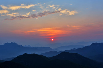 太行山日出