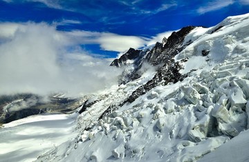 雪山白云