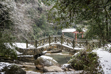 小桥积雪