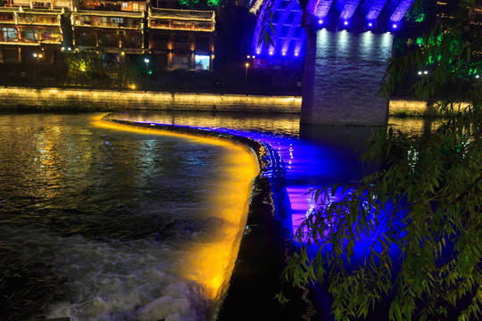 凤凰古城 沱河夜色