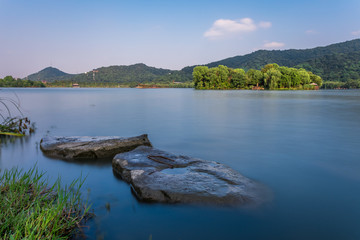 湖畔晚霞