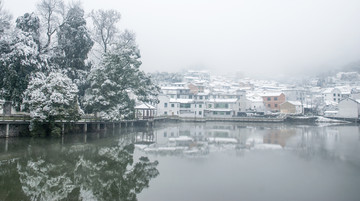 山村雪景