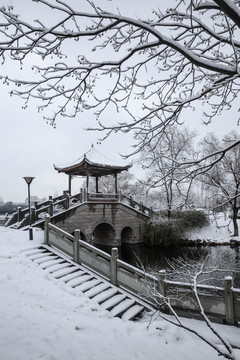 雪地亭台楼阁