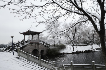 雪地亭台楼阁