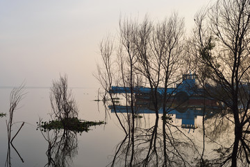 冬日湖泊风景