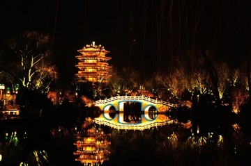 大明湖夜景