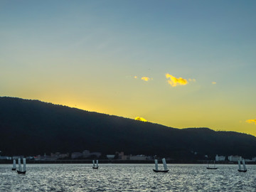 夕阳滇池风光