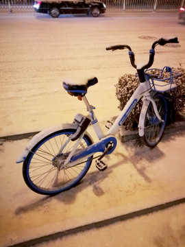 自行车雪景摄影