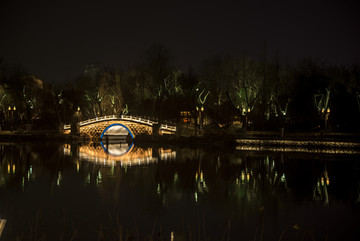 大明湖夜景