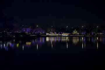 大明湖夜景