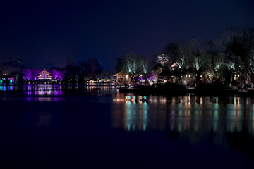 大明湖夜景