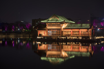 大明湖夜景