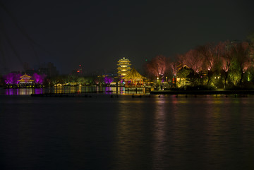 大明湖夜景