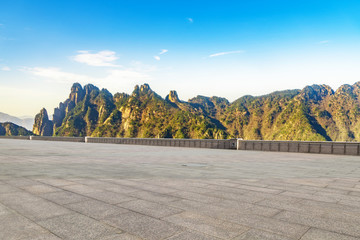 城市道路广场砖 和远山