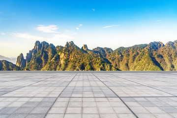 城市道路广场砖 和远山