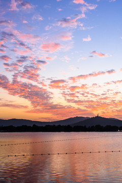 石湖日落