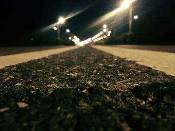 夜晚的公路