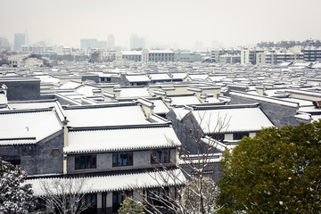 俯瞰雪后的老门东建筑群