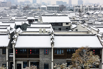 俯瞰雪后的老门东建筑群