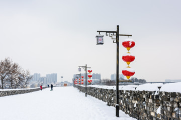 城墙上雪景