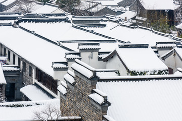 俯瞰雪后的老门东建筑群