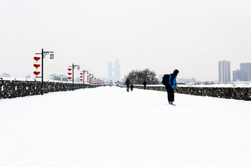 城墙上雪景