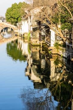 临河民居