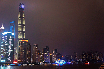 上海外滩高端住宅建筑群夜景