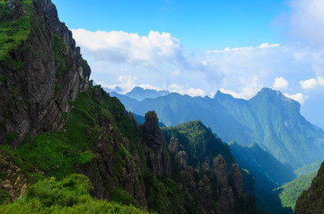 山 山峰 蓝天白云 绿色