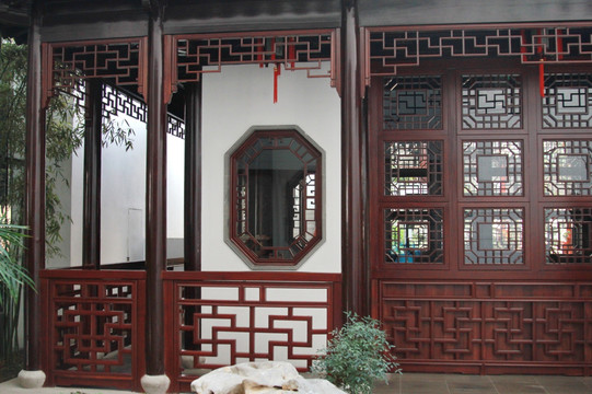 传统中式木雕门窗
