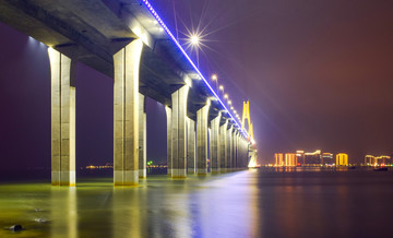 大桥夜景 海湾大桥 桥体亮化