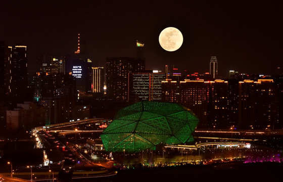 月全食沈阳夜景绿色灯光