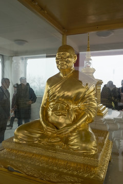 缅甸僧王金像