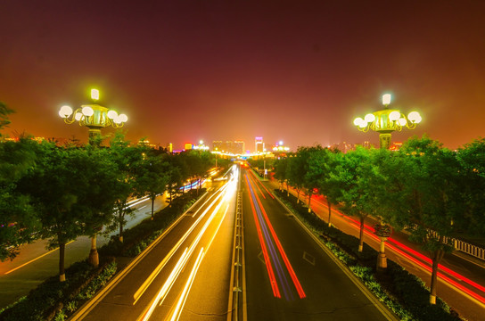 城市街道夜景