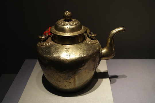 白铜茶壶 西藏博物馆