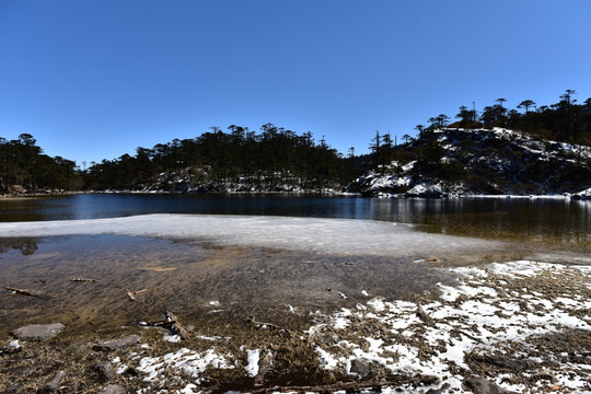 螺髻山 草海 冰湖 雪景