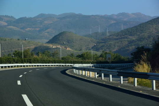 山区高速公路