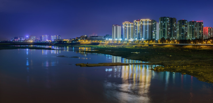 江边城市夜景