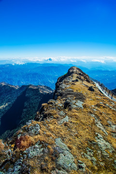 云贵高原轿子雪山