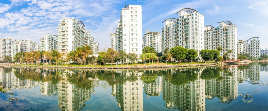 高档住宅小区环境 河边住宅楼