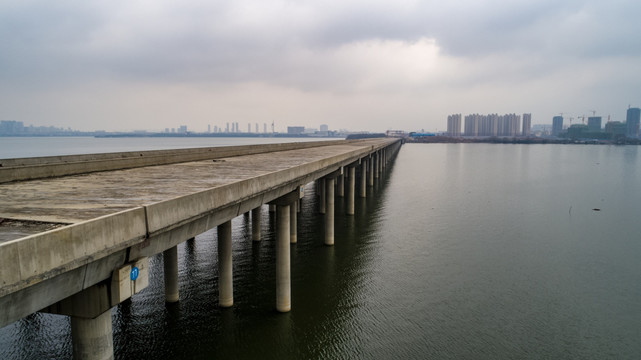 武汉在建四环线汤逊湖段