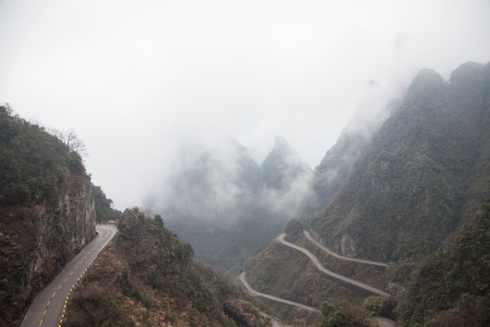 张家界山路