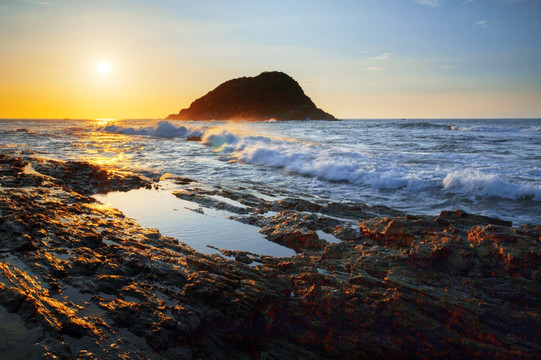 海边日出破晓