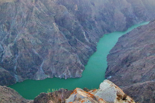 青海海南州龙羊峡水库峡谷